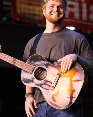 Alex Warren Phoenix
