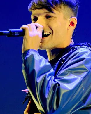 Louis Tomlinson Phoenix