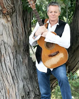 Tommy Emmanuel Mesa